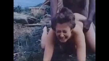 play Er hat einen zu großen Schwanz, um jede Frau mit ihr zu ficken, weil er ihren Muschisex vom Land bricht