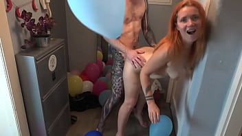 play Uma loira jovem e disponível faz oral xxx e faz xxx muito bem